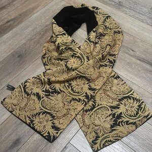 Summer Tompkins Velvet Lined Scarf